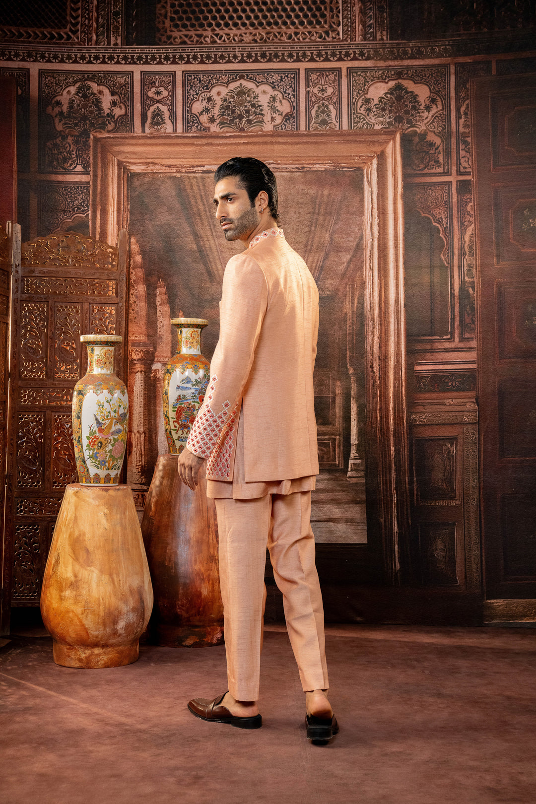 Peach Dupion Silk Mirror Work Open Indowestern Set – Image 4