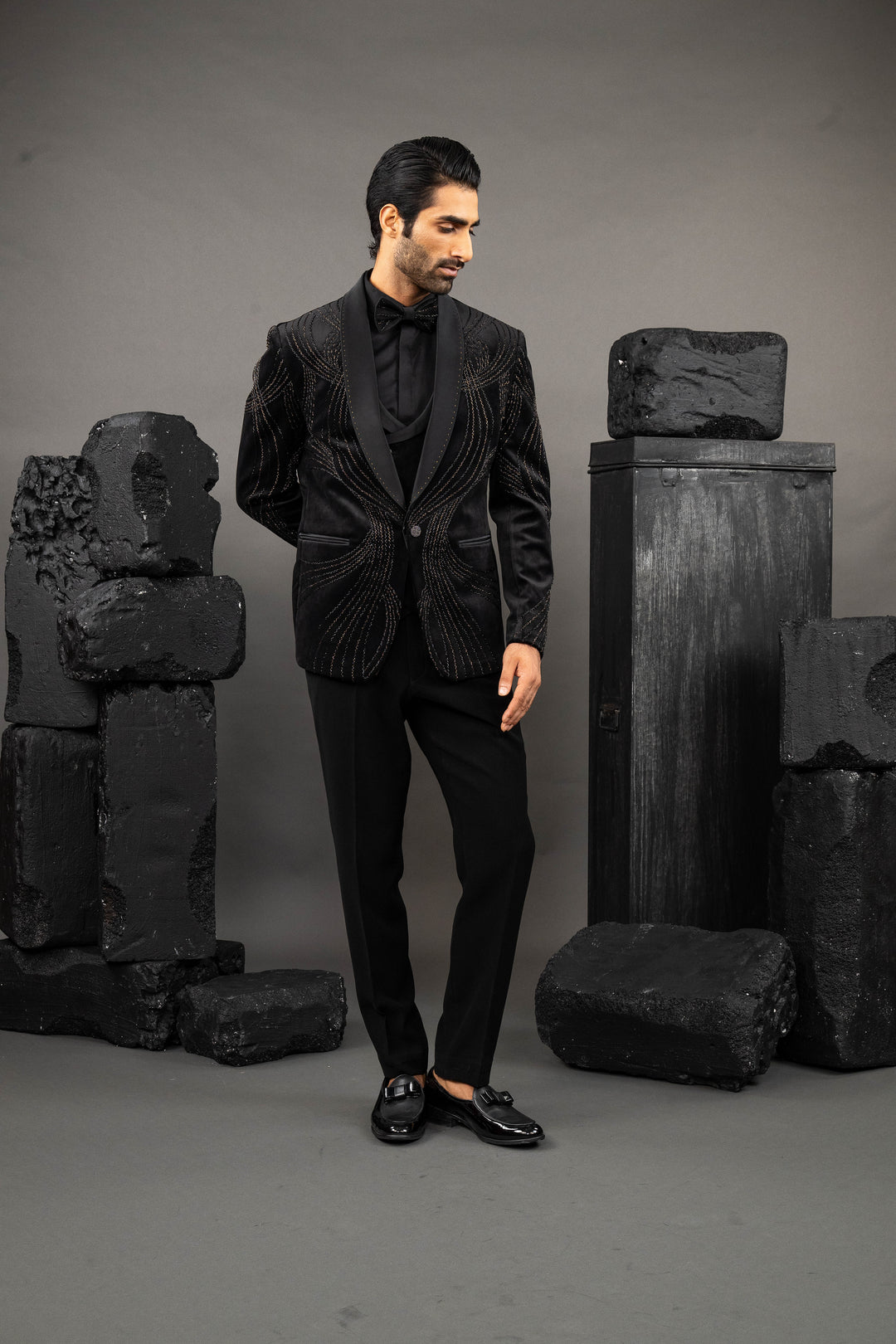 Classic style black beadwork Tuxedo – Image 4