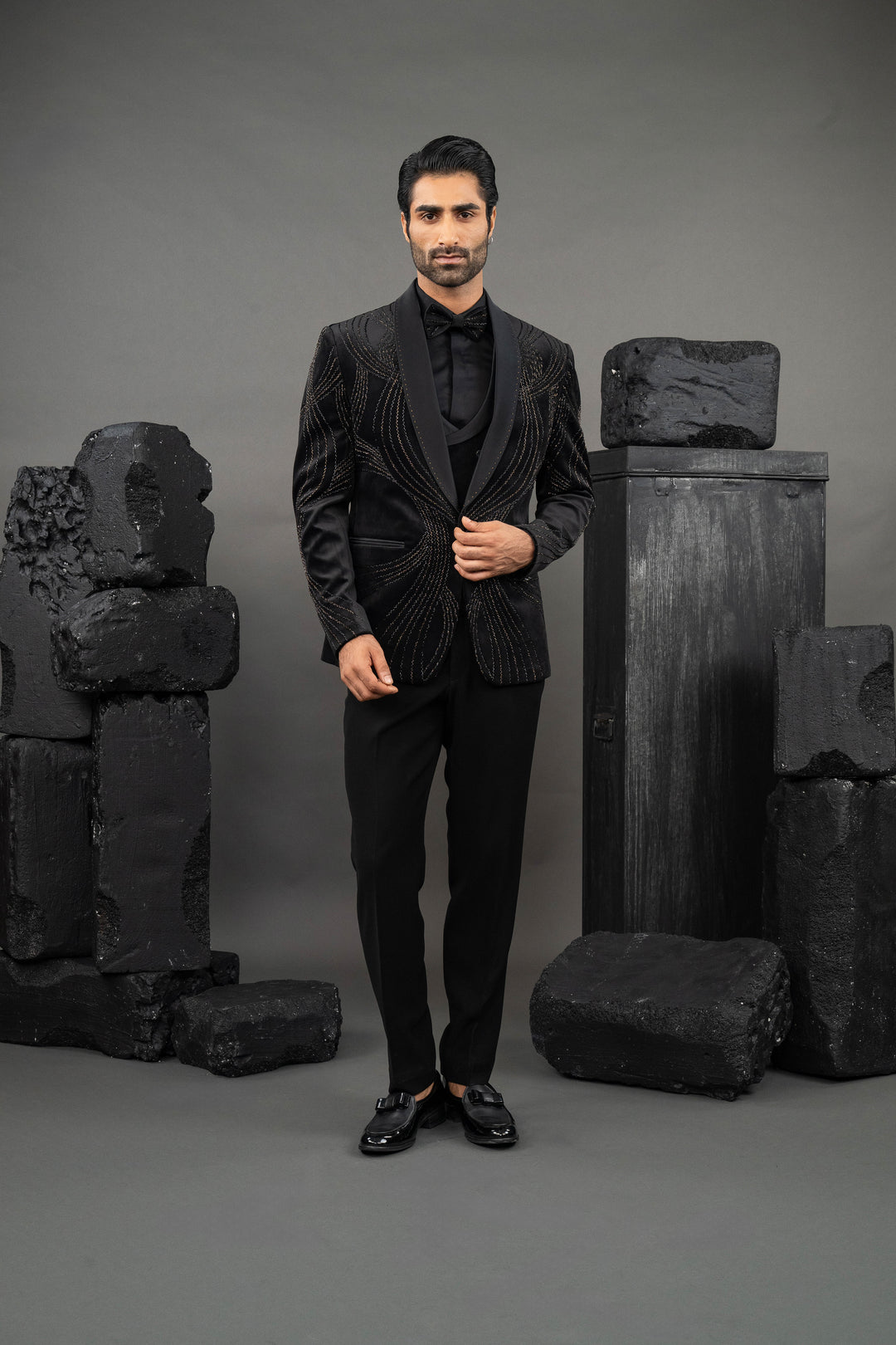 Classic style black beadwork Tuxedo – Image 5