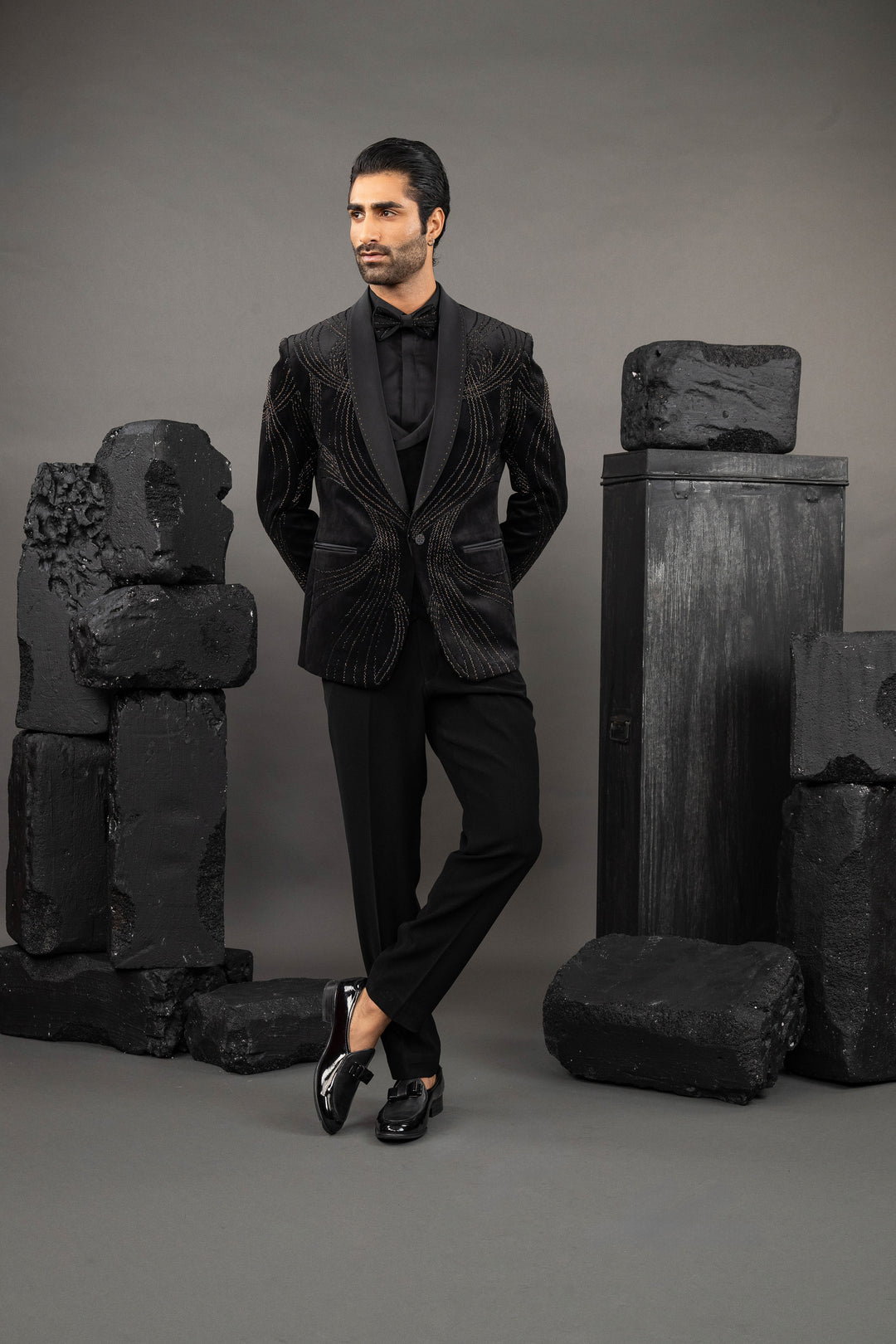 Classic style black beadwork Tuxedo – Image 6