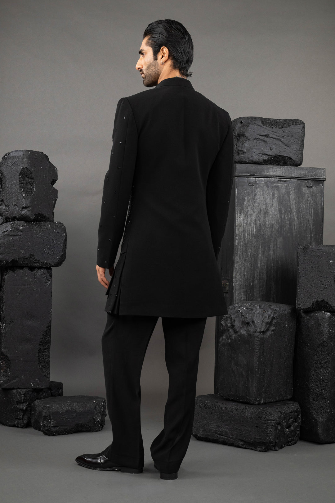 placement work black indo – Image 2