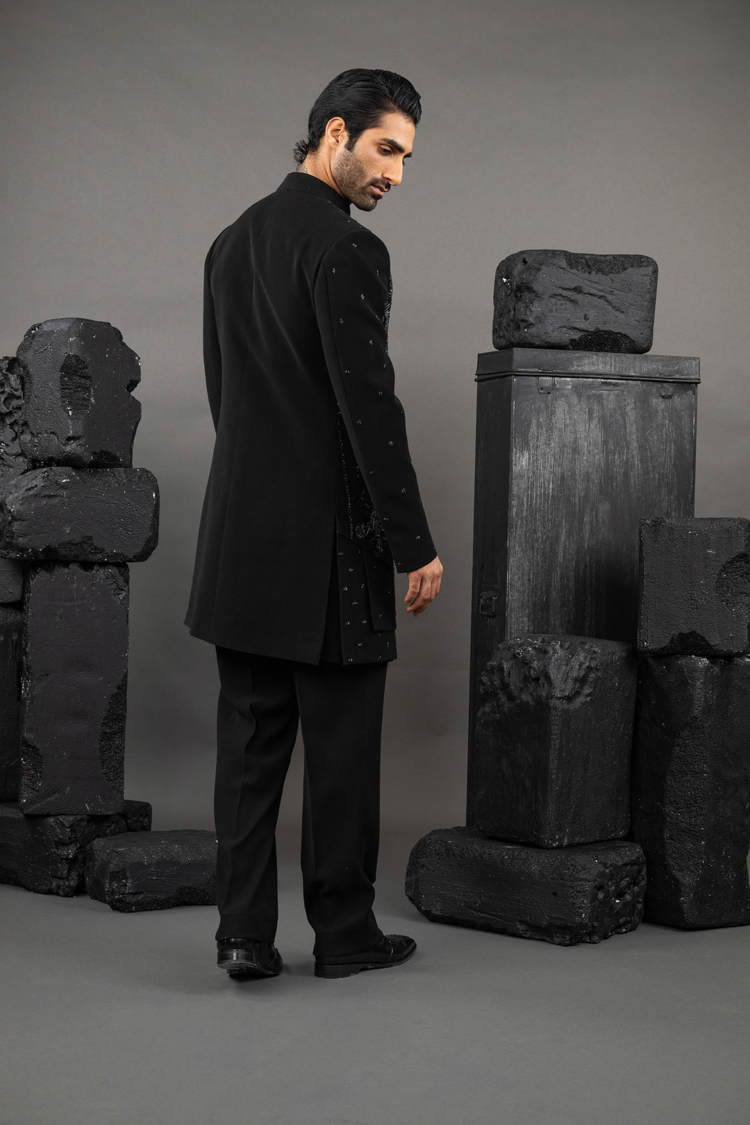 placement work black indo – Image 5