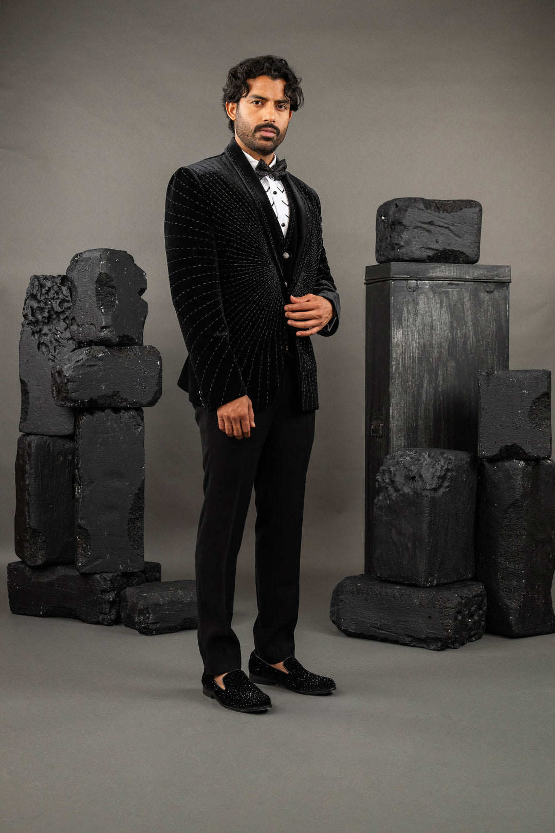 Black Velvet Embellished Tuxedo Set – Image 3