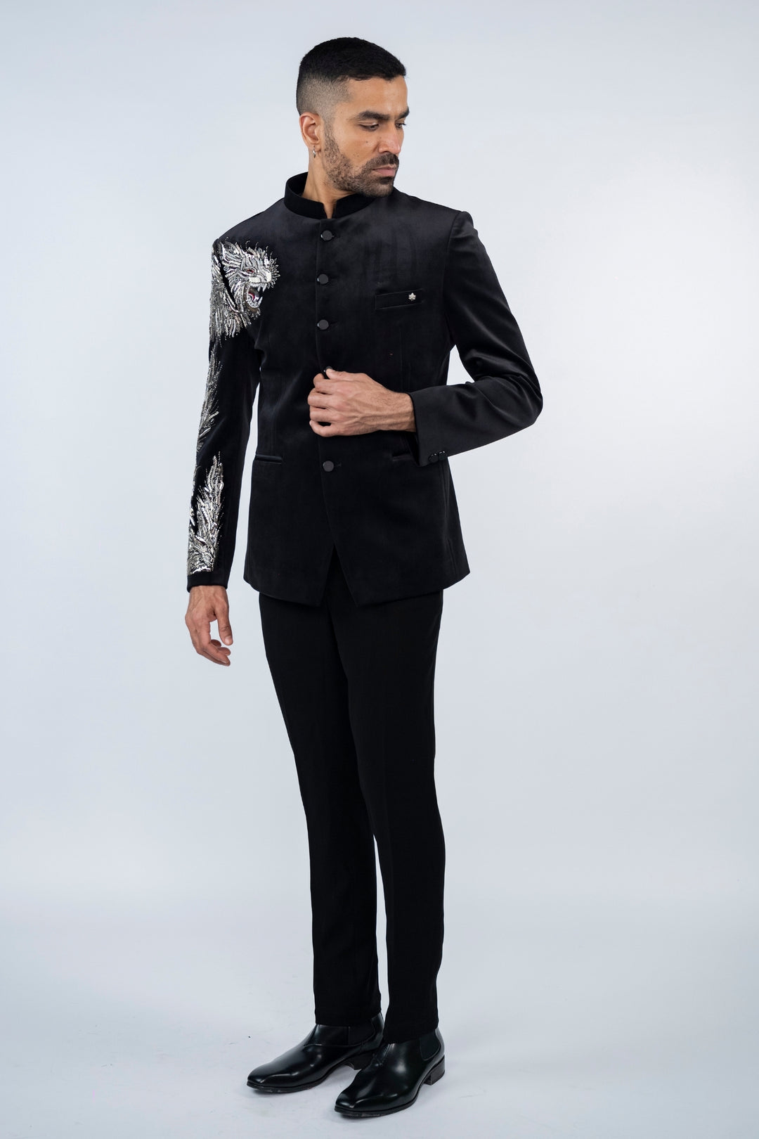 Black Suede Velvet Lion Jodhpuri – Image 5
