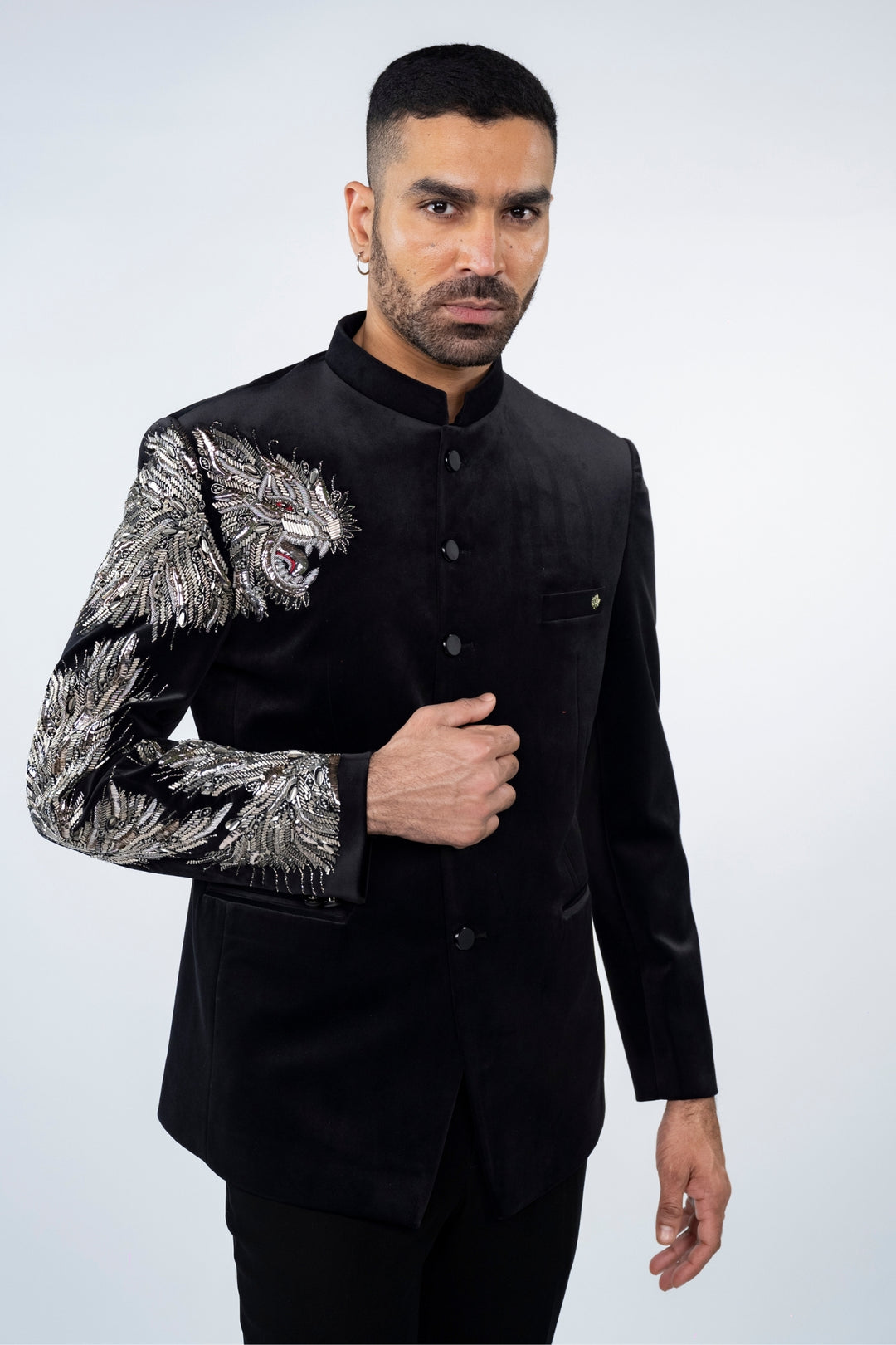 Black Suede Velvet Lion Jodhpuri – Image 2