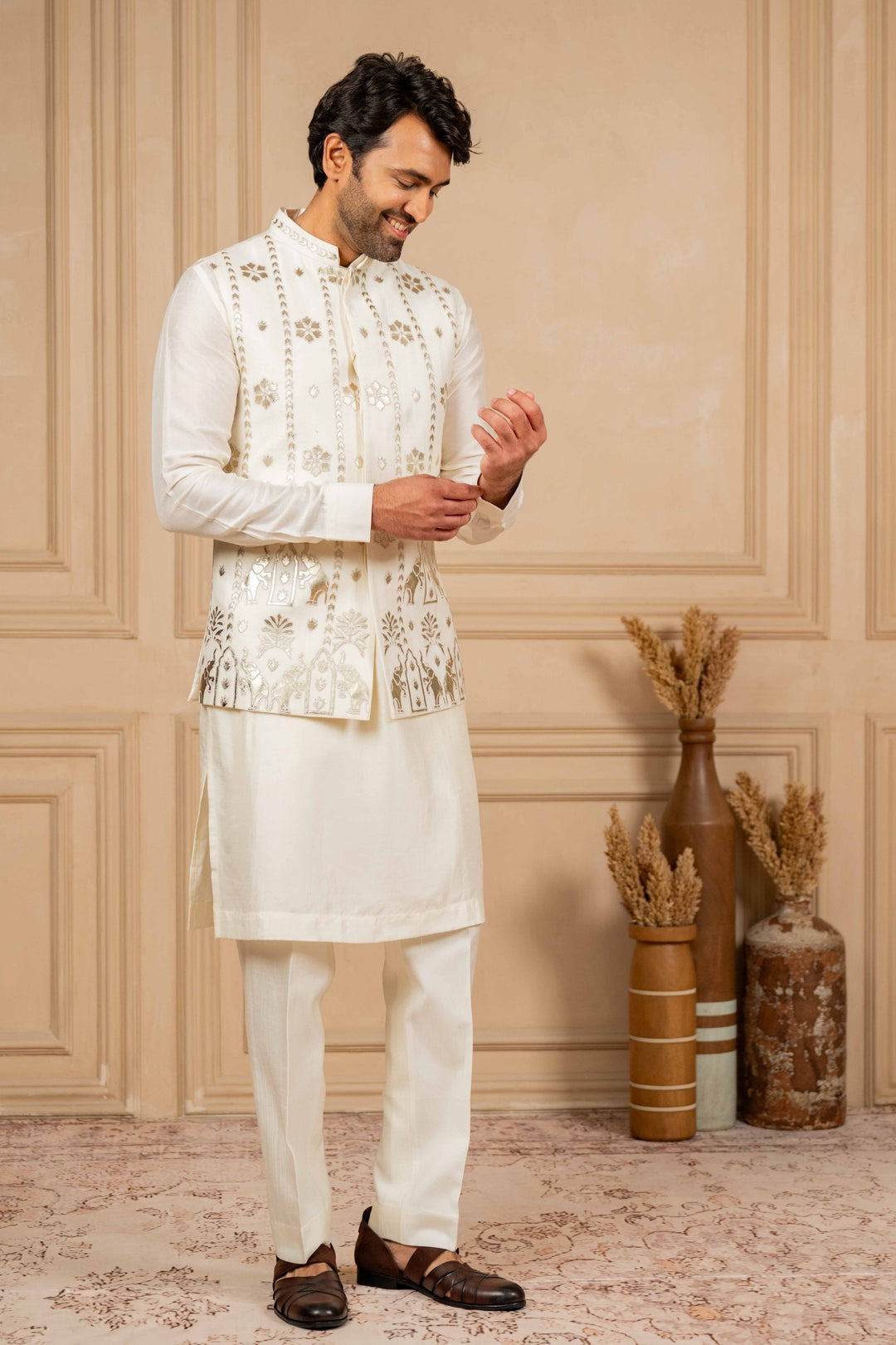 Off-White Jacket Kurta Set with Embroidery – Image 4