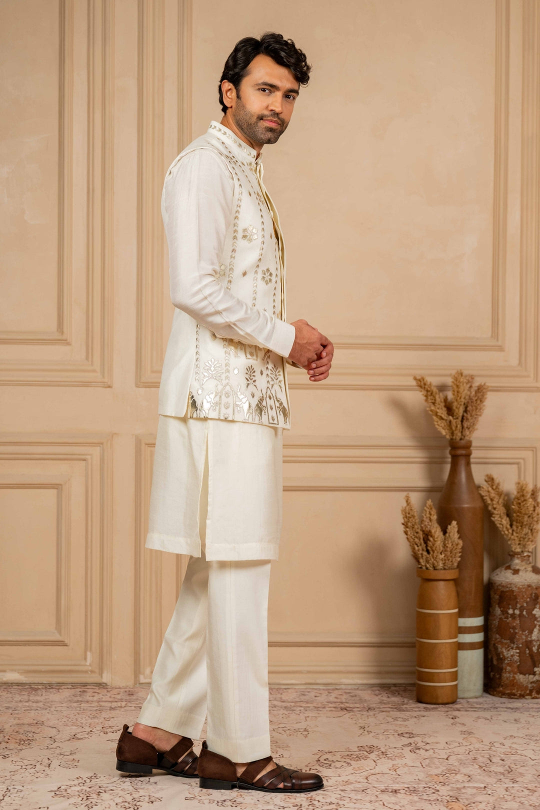 Off-White Jacket Kurta Set with Embroidery – Image 6