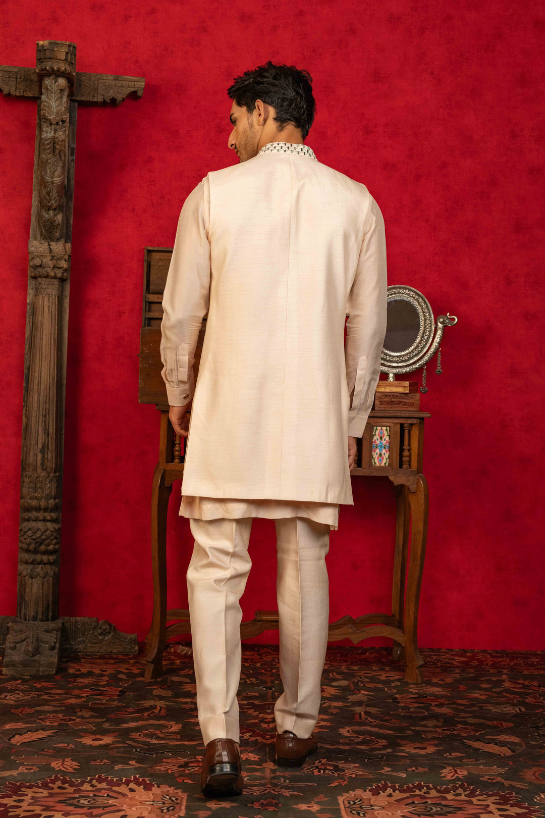 soft Peach Jacket Set with Resham, Mirror, and Kasab Embroidery – Image 2